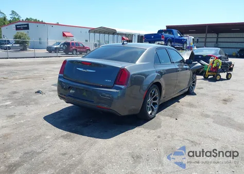 2016 Chrysler 300 из США, поврежденный, VIN 2C3CCABG1GH243377